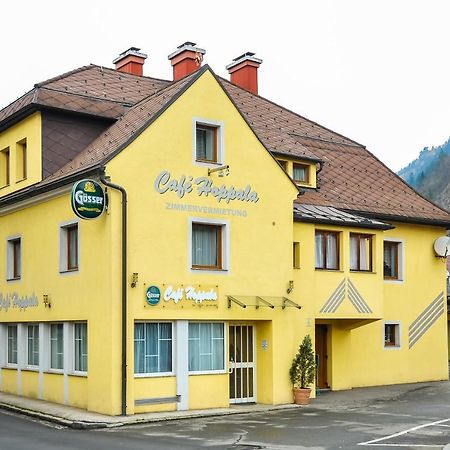 Cafe Hoppala Panzió Sankt Peter-Freienstein Kültér fotó